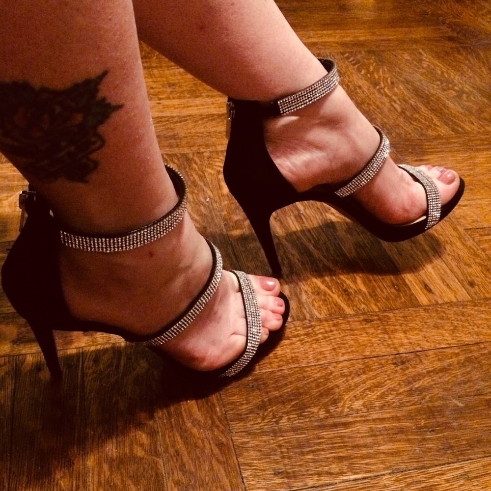 ❌SOLD❌ INC Pumps With Rhinestones - Picture 2 of 4